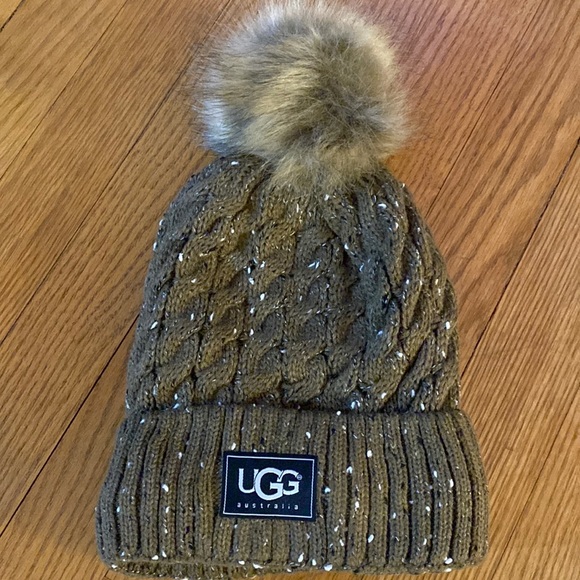 UGG Accessories - Brown tweed cable stitch Pom Pom hat